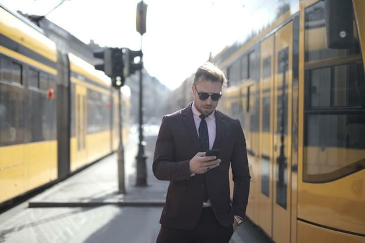 Obrázek k článku: Schvalujte faktury třeba z tramvaje