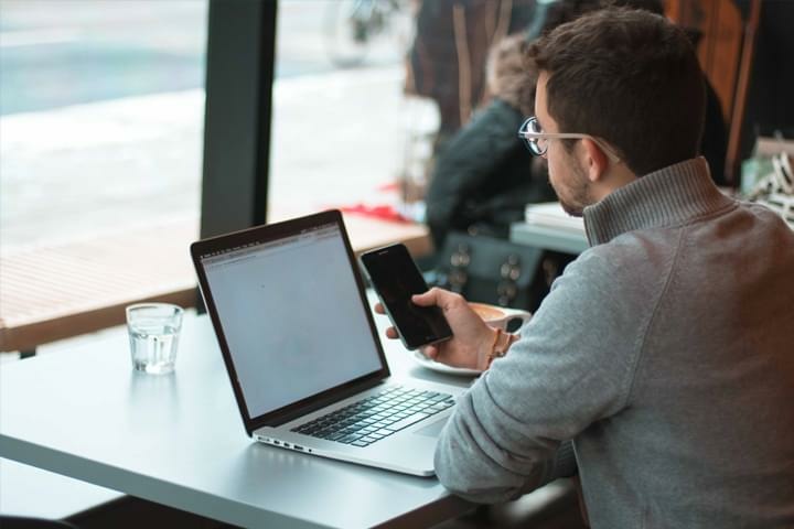 Obrázek k článku: Schvalujte smlouvy od poboček z regionů online